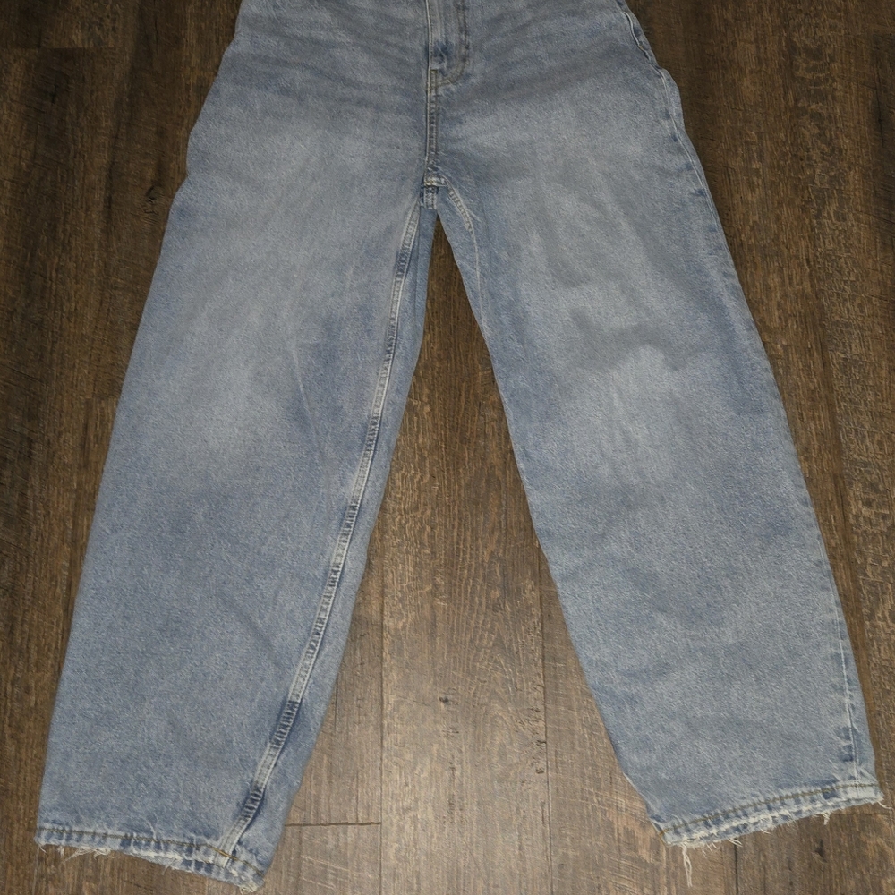 Zara High Waisted Balloon Fit Jeans Size 6